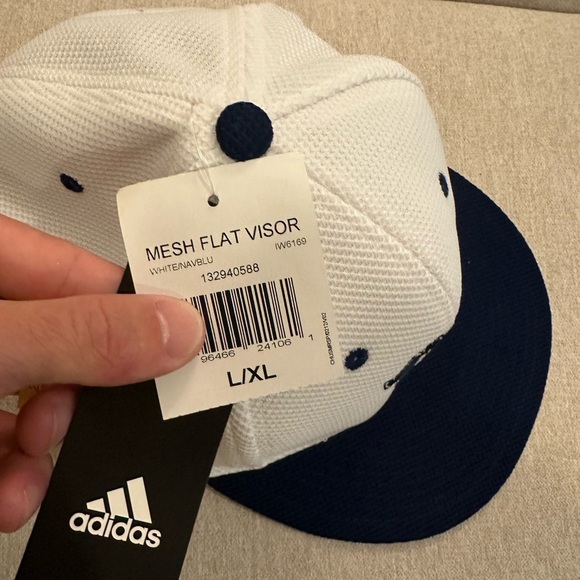 New era hat - Picture 8 of 8